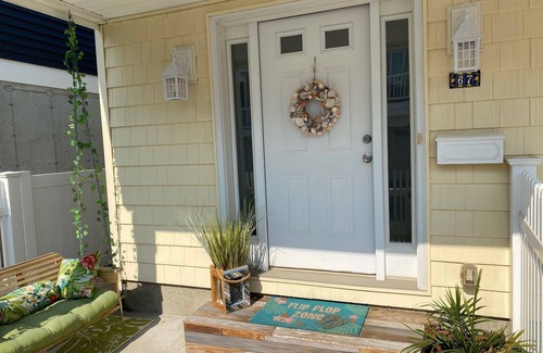 Long Beach House | New home 1 block from Beach & restaurants/bars. West End