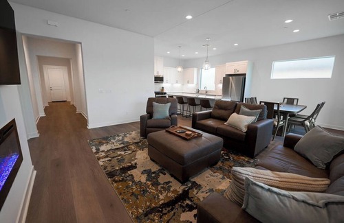 Indio House | NEW HOME, POOL & SPA-Walk to COACHELLA MUSIC FESTIVAL-CITY LICENSE 051728