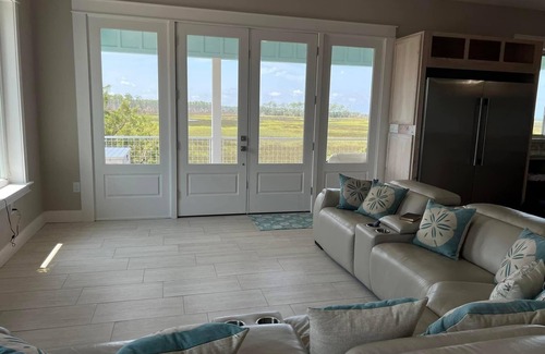 Steinhatchee House | New Home with Stunning Views of The Gulf of America & Porpoise Creek
