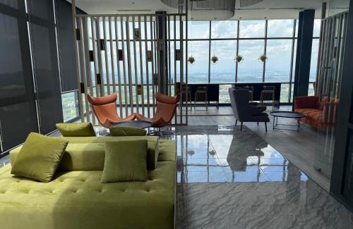 Nilai Apartment | New Homestay at Mesahill premier residence with rooftop sky deck mountain view
