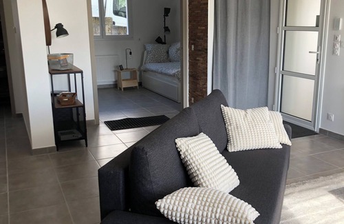 Saint-Marc House | New house near town center and sea