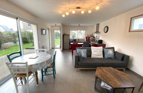 Tregastel House | New house on one level 100m from the sea and 200m from Coz-Pors in TREGASTEL