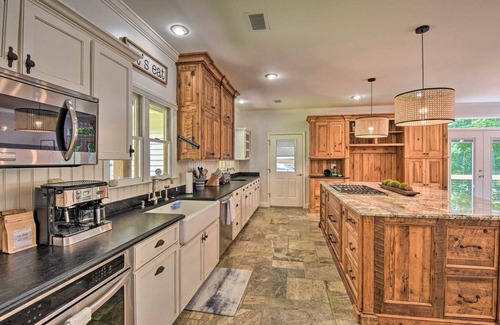 Seneca House | NEW! Lakefront Seneca Hideaway w/Fire Pit & Decks