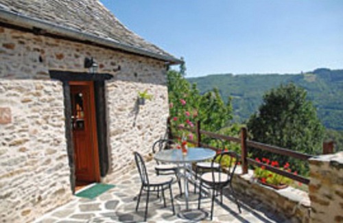 Vieillevie Cottage | NEW LISTING! Beautifully restored stone cottage in tranquil rural setting.