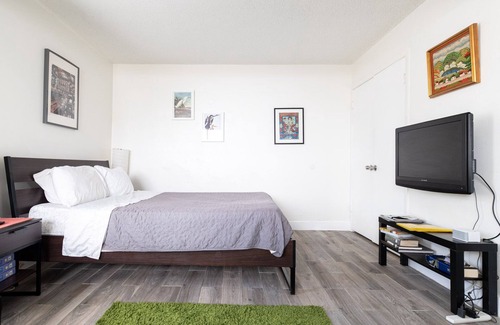 Johnston Terrace Apartment | New Listing! Thrifty + functional studio near airport/ downtown