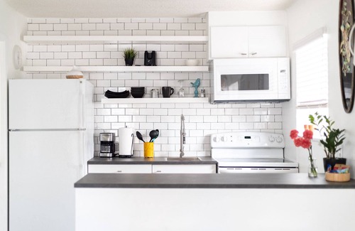 Johnston Terrace Apartment | New Listing! Thrifty + functional studio near airport/ downtown