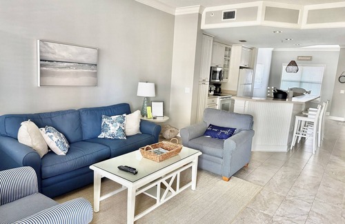 North Forest Beach Condo | New Listing 2BR/2BA/Walk-In Shower/Sofa Bed/Sleeps 7/WiFi/Porch/Pool/Hot Tub