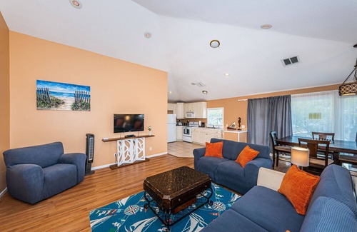 Independence Square Apartment | New Listing Enjoy our Aqua Beach Suite 2 bedroom walk to BEACH