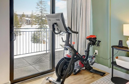 Winter Park House | New Luxury 2205 I Hot Tub I Peloton Bike I AC I Great Views I Best Price I FREE Adventures Daily