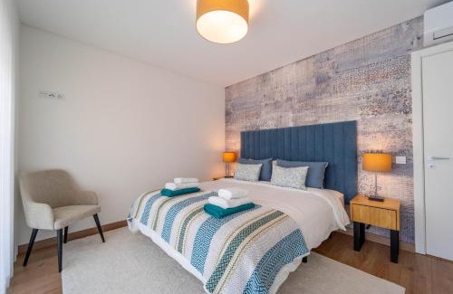 Nazare Apartment | New Luxury Apartment, Sea View with Pool & Gym