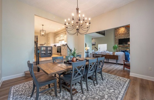 Oakland House | New! Luxury Lakefront w/Pool, Dock & Hot Tub