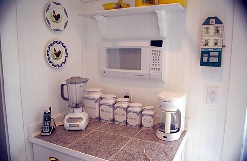 Easton's Point House | NEW MARKDOWN! Stay at a waterside beach cottage minutes away from water!