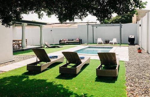Wayaka House | New Modern 3br Private Pool, 6min Form The Beach