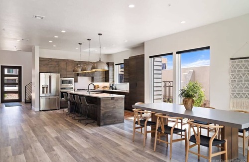 Washington House | New Modern Home | Private Pool & Rooftop