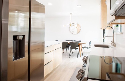 Turnagain House | New modern remodel in an awesome neighborhood- near ocean and coastal trail
