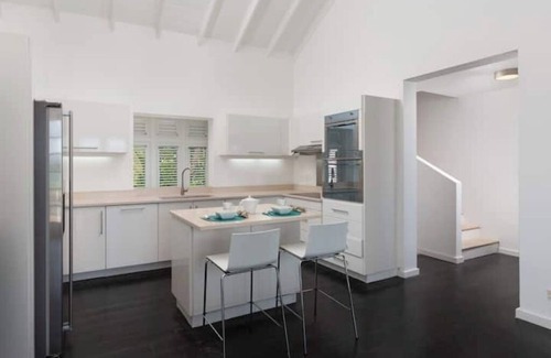 Gibbs Bay Villa | NEW: Mullins Bay 1 - Sea Views