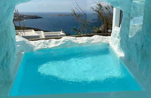 Mykonos House | New Nero Town Villa/3 Pools and Hot Tub/Perfect Location Mykonos town
