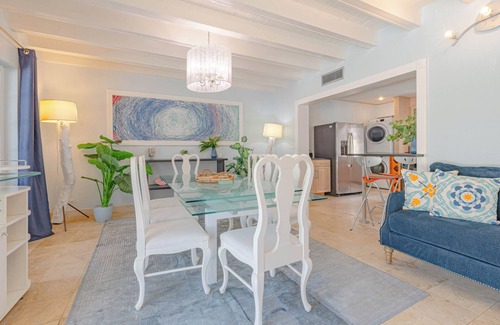 Westward Villas Subdivision House | NEW: Oceanfront 5BR House sleep 13 - Pool, Cable Beach, Private Patio