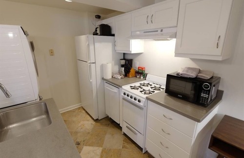 Capitol Hill Apartment | NEW On the Park! 2 bed Apt, Walk to Capitol & Parking!