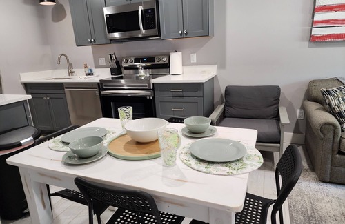 Mancelona Condo | NEW! pet friendly, Sleeps 4. 1 bed1 bath at Schuss Mountain. sleeps 4, POOLS