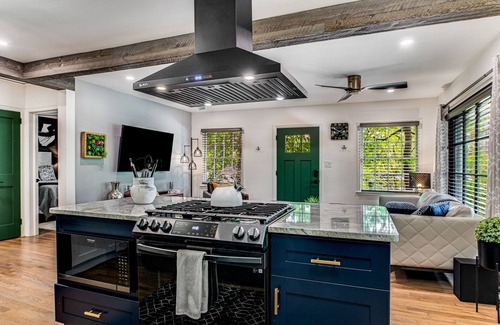 Piedmont Heights House | NEW Pine Lodge Atlanta Midtown Home | Private Outdoor Oasis | Games