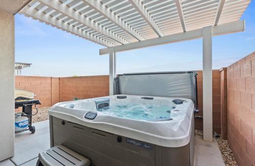 Santa Clara House | New- Pool, Hot Tub, Nintendo Switch, Pool, Pickleball and Ping Pong Fun