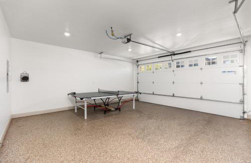 Santa Clara House | New- Pool, Hot Tub, Nintendo Switch, Pool, Pickleball and Ping Pong Fun