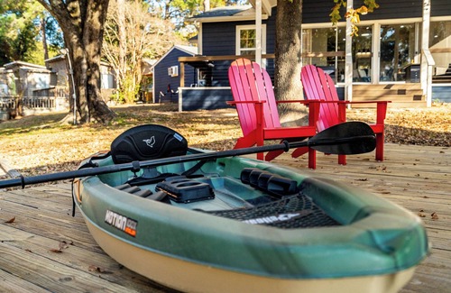 Cedar Creek Reservoir House | New! Remodeled Lakefront Home: Hot Tub/Kayak: Book Now - Have Fun!