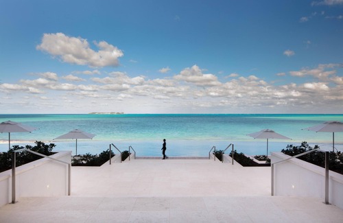 Nassau Resort | New Resort - Cable Beach - Golf Views -Private Balcony -Close to Downtown Nassau