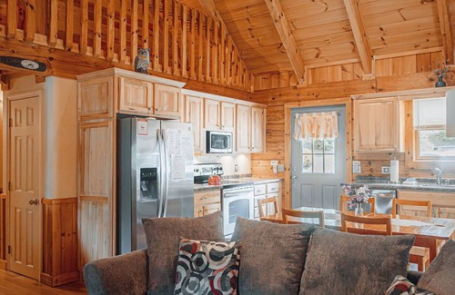 Providence Cabin | New River Haven - Kayak the River. Secluded