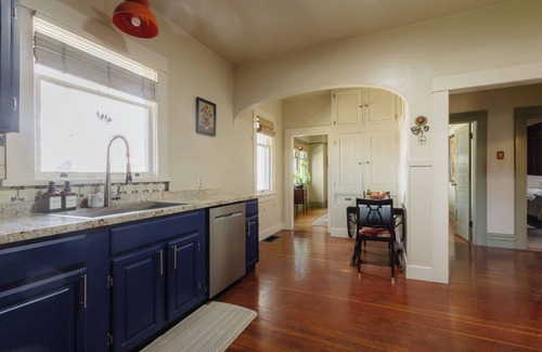 Old Southwest House | NEW Riverside Vintage Gem, Truckee River 1 Block, Centrally Located + Grill