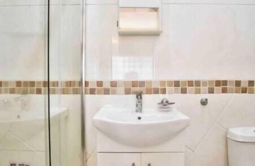 Centurion House | New Room No Loadshedding