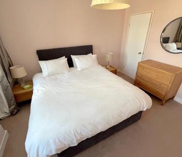 Old Town Apartment | New Royal Mile Residence Quiet Spacious and Comfortable Flat with Large Balcony and Great Views Top Floor No Lift