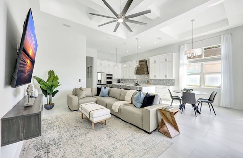 Naples Park House | NEW Sand Dollar Retreat | New 4BR w/Pool, Spa & Walk to Vanderbilt Beach