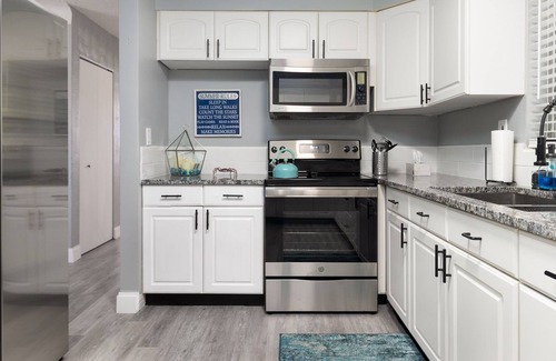 Disston Heights House | NEW- Seaside Sanctuary - 3 bed/2 bath minutes from the beach and downtown!