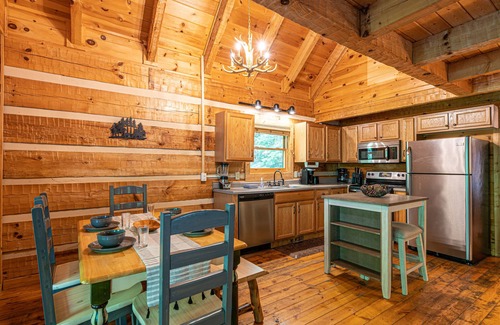 Chalet Village Cabin | NEW! Secluded < 5Mi to GSMNP! Fast Wifi, Hot Tub!