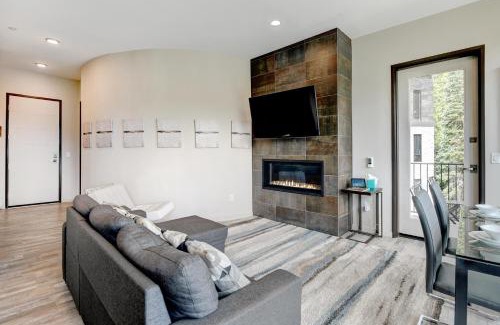 Winter Park House | New Ski In Out Luxury Loft 201 I Hot Tub I Gym I Great Views I Best Price I FREE Adventures Daily