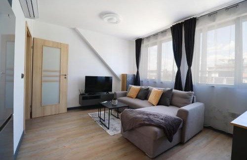 rayon Triaditsa Apartment | New Sofia Sunset 1BDRM, Free Parking and Terrace