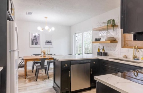 Brenham House | New! Spacious Home, Close to Downtown!