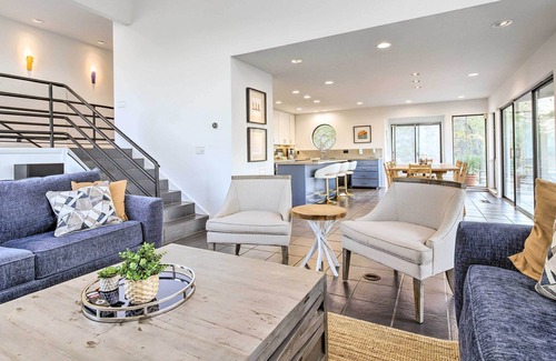 Spicewood House | NEW! Spacious Spicewood Lakefront Home w/ Balcony!