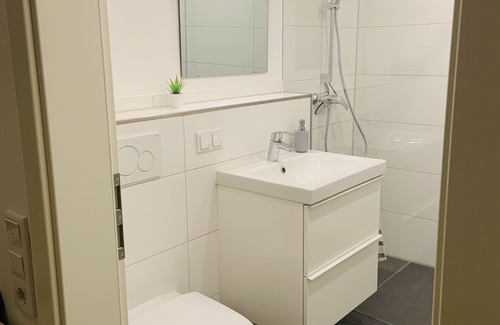 Moersenbroich Apartment | New, stylish, quiet apartment - quickly at the airport & fair