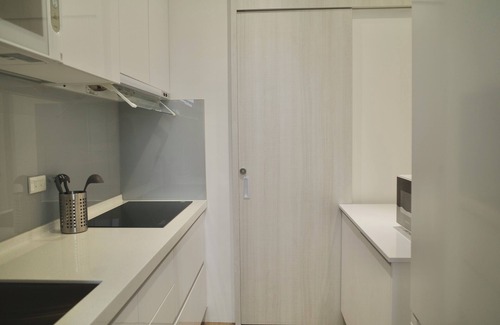 Daan Apartment | NEW! Sunny Apt 2BD 2 Bathrooom|6 Min MRT|DN7