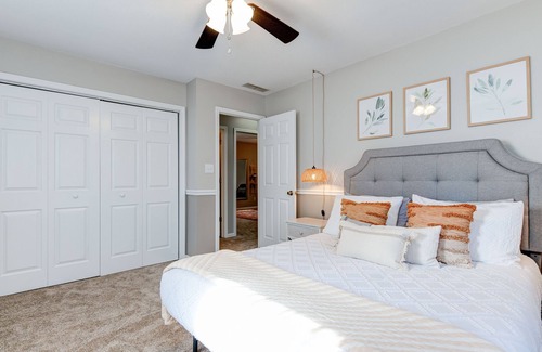 Candler House | NEW! The Meadow Lounge & Spa | 10 Mins to Downtown