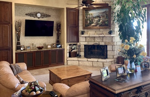 Comanche Trail House | NEW! The Palms on Lake Travis Estate - Waterfront with Dock - Close to Austin