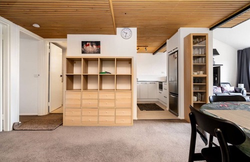 Kingston Apartment | New to VRBO: 3BR Loft Apt 1min to Kingston Foreshore!