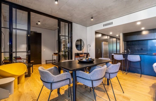 Kingston Apartment | New to VRBO: Onyx Apt · Onsite EV Charger · 5mins to Foreshore