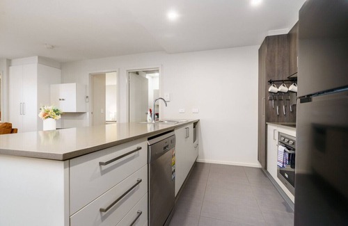 Greenway Apartment | New to VRBO: Relaxing 2BR Stay near South Point Tuggeranong