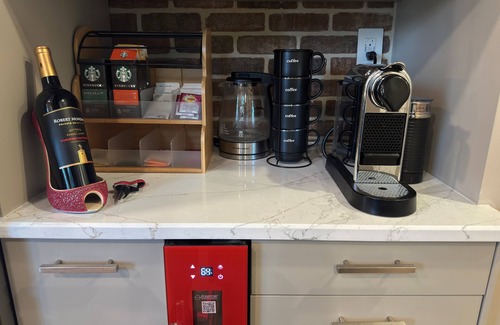 Historic Downtown Apartment | NEW! Urban Oasis, Chic 3-BR 2-BA Corner Unit, Steps Away from NYC!