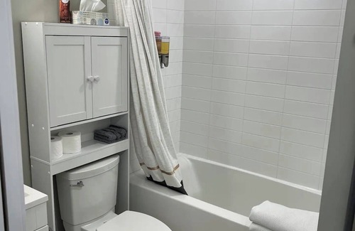 Canmore Apartment | New Vacation Studio - Mountain Views