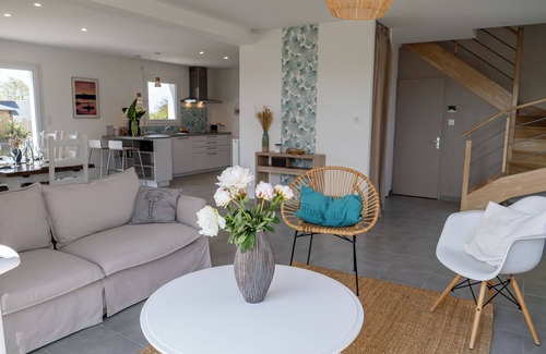 Plouneour-Brignogan-Plages House | New villa 100 m from the beach, 4 bedrooms, enclosed grounds.